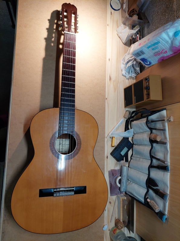 Guitare avant nettoyage